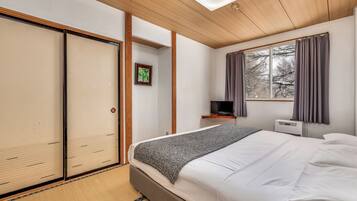 Double or Twin Room, Shared Bathroom | Free WiFi