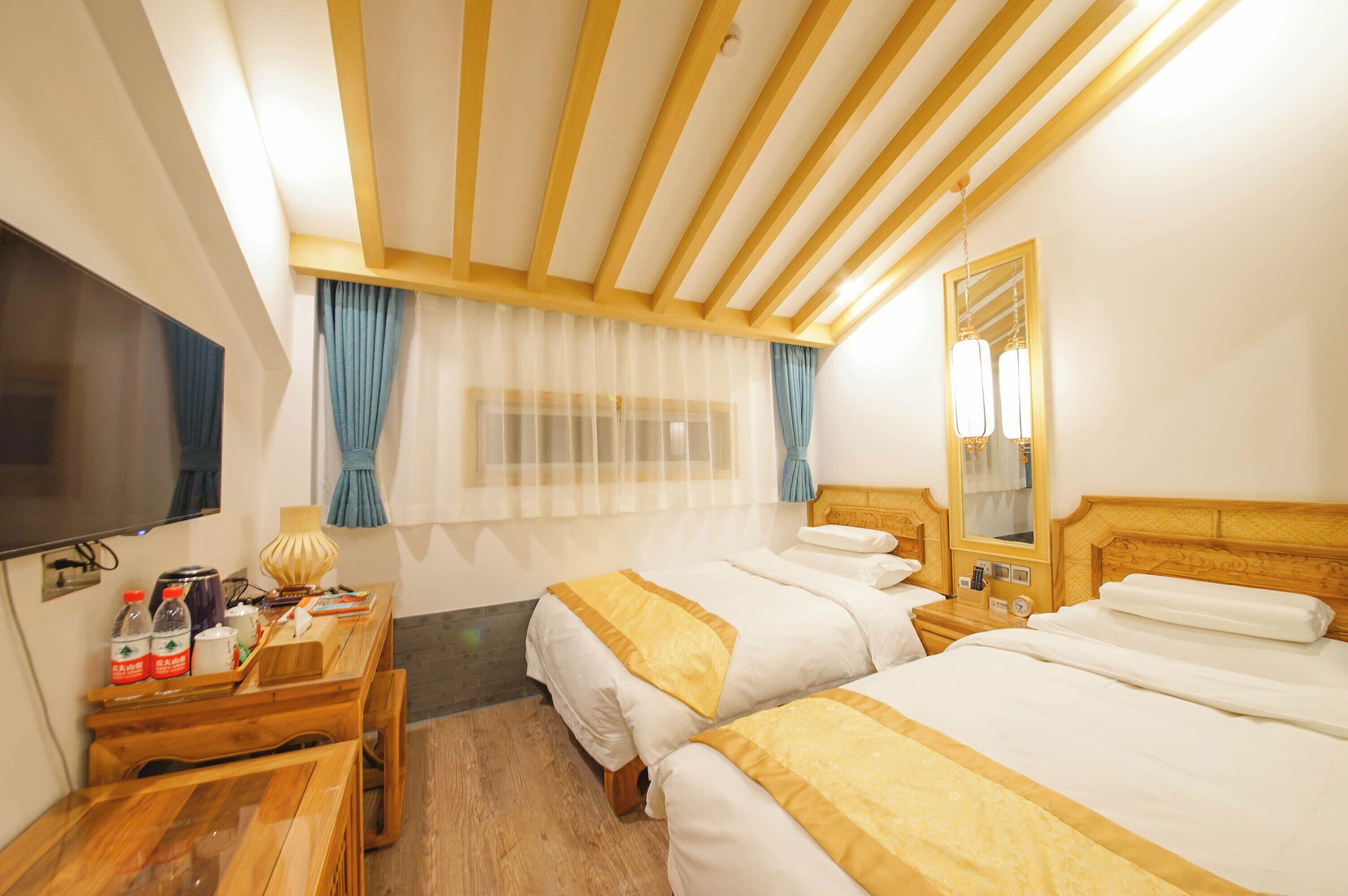 Exclusive-Zweibettzimmer | Daunenbettdecken, individuell dekoriert, Verdunkelungsvorhänge