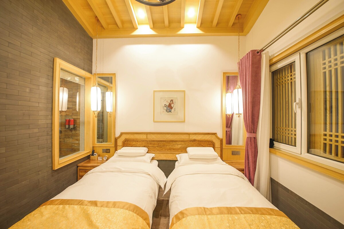 Standard Double Room, 1 Bedroom | Down comforters, blackout drapes, WiFi (free), individually decorated