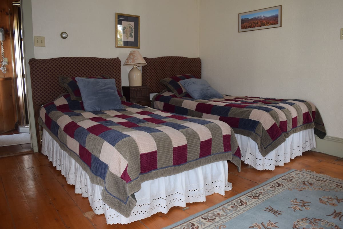 1 habitación, decoración personalizada y muebles diferentes
