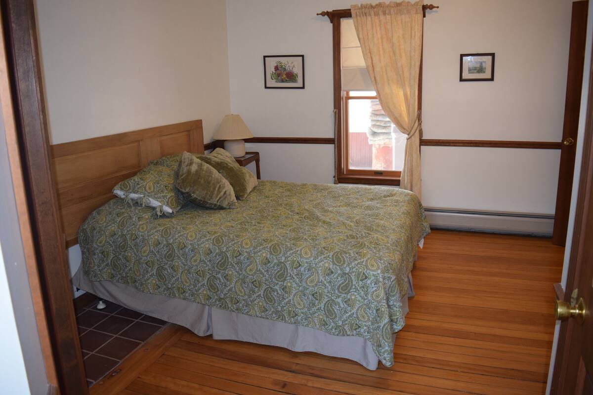Traditional Suite | Free WiFi, individually decorated, individually furnished