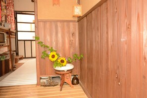 Interior entrance - Guesthouse Bon (Kyoto)