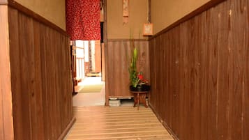 書桌、遮光窗簾/窗簾、免費 Wi-Fi、床單