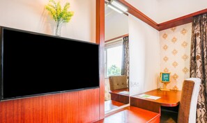 Standardzimmer | Schreibtisch, Bügeleisen/Bügelbrett, Zustellbetten, kostenloses WLAN