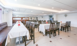 Breakfast, lunch and dinner served - Treebo Premium Askhaya Mahal Inn (Mysore)