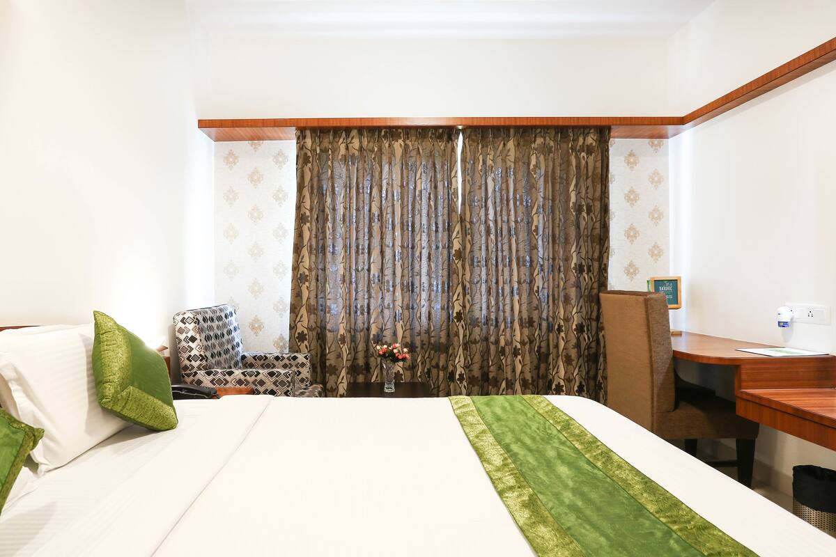 Desk, iron/ironing board, rollaway beds (surcharge), WiFi (free)