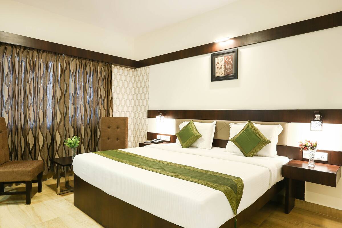 Desk, iron/ironing board, rollaway beds (surcharge), WiFi (free)