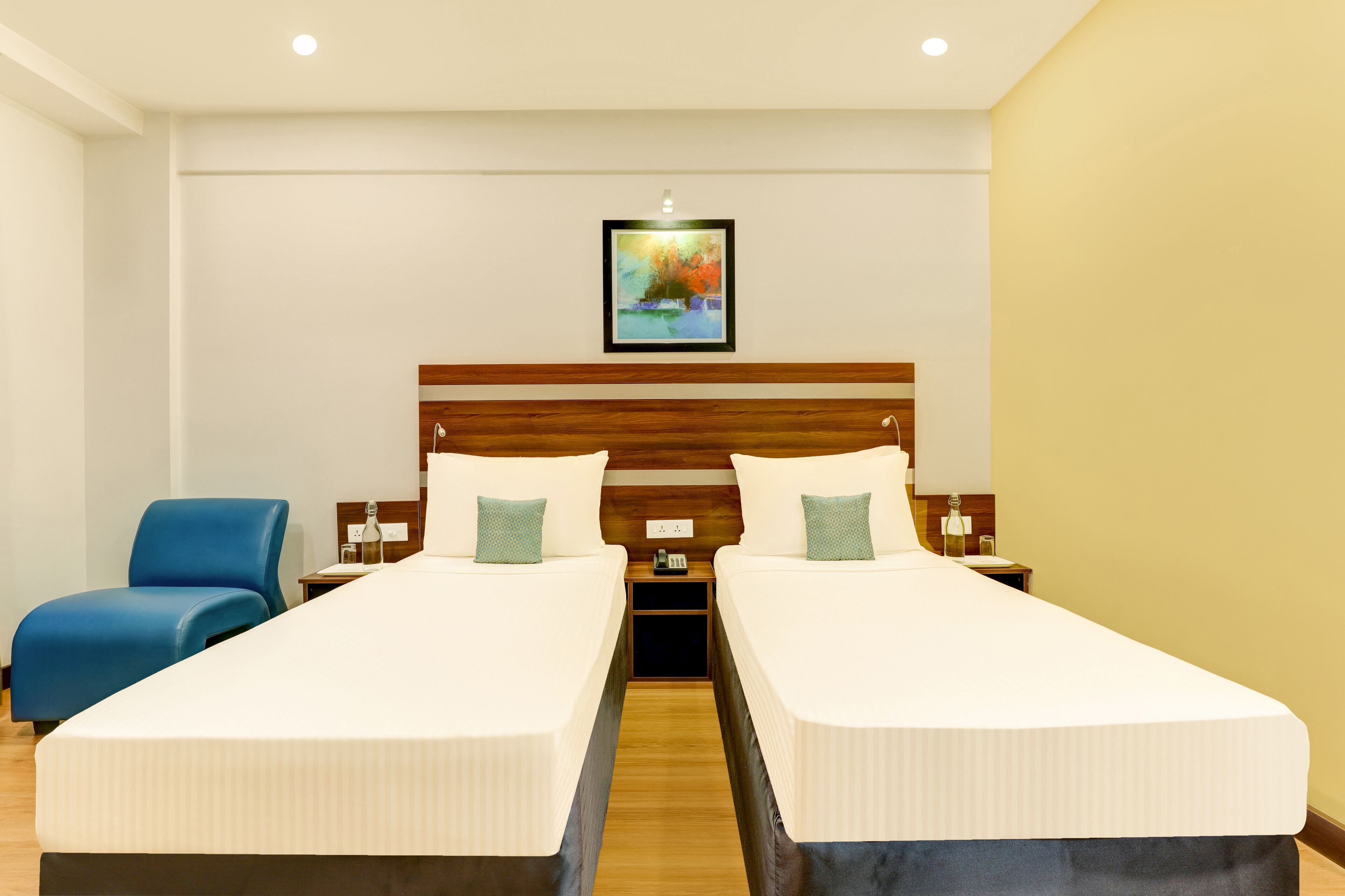 superior room | 1 bedroom, in-room safe, desk, bed sheets