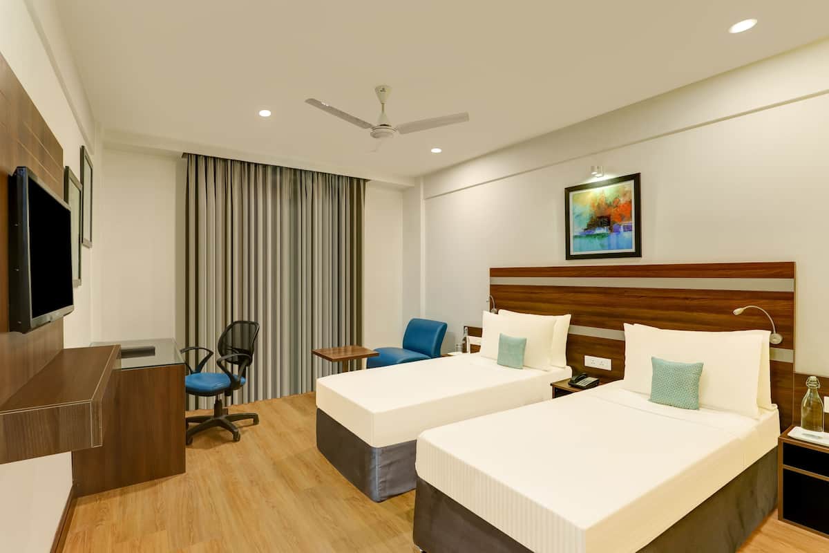 superior room | 1 bedroom, in-room safe, desk, bed sheets