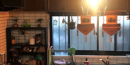 Fridge, stovetop