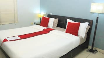 Standard Room | In-room safe, desk, laptop workspace, free WiFi