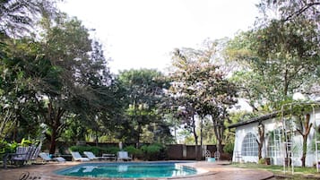 Outdoor pool, pool loungers