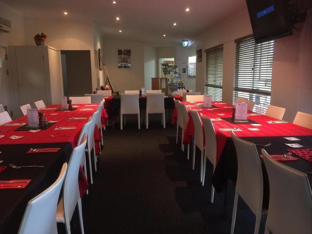 Breakfast and dinner served, international cuisine