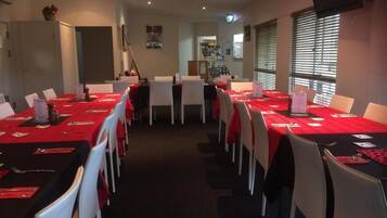 Breakfast and dinner served, international cuisine