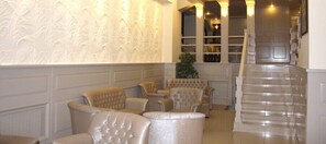 Kawasan tempat duduk lobi