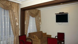 Suite | Ruang tamu | TV LCD 