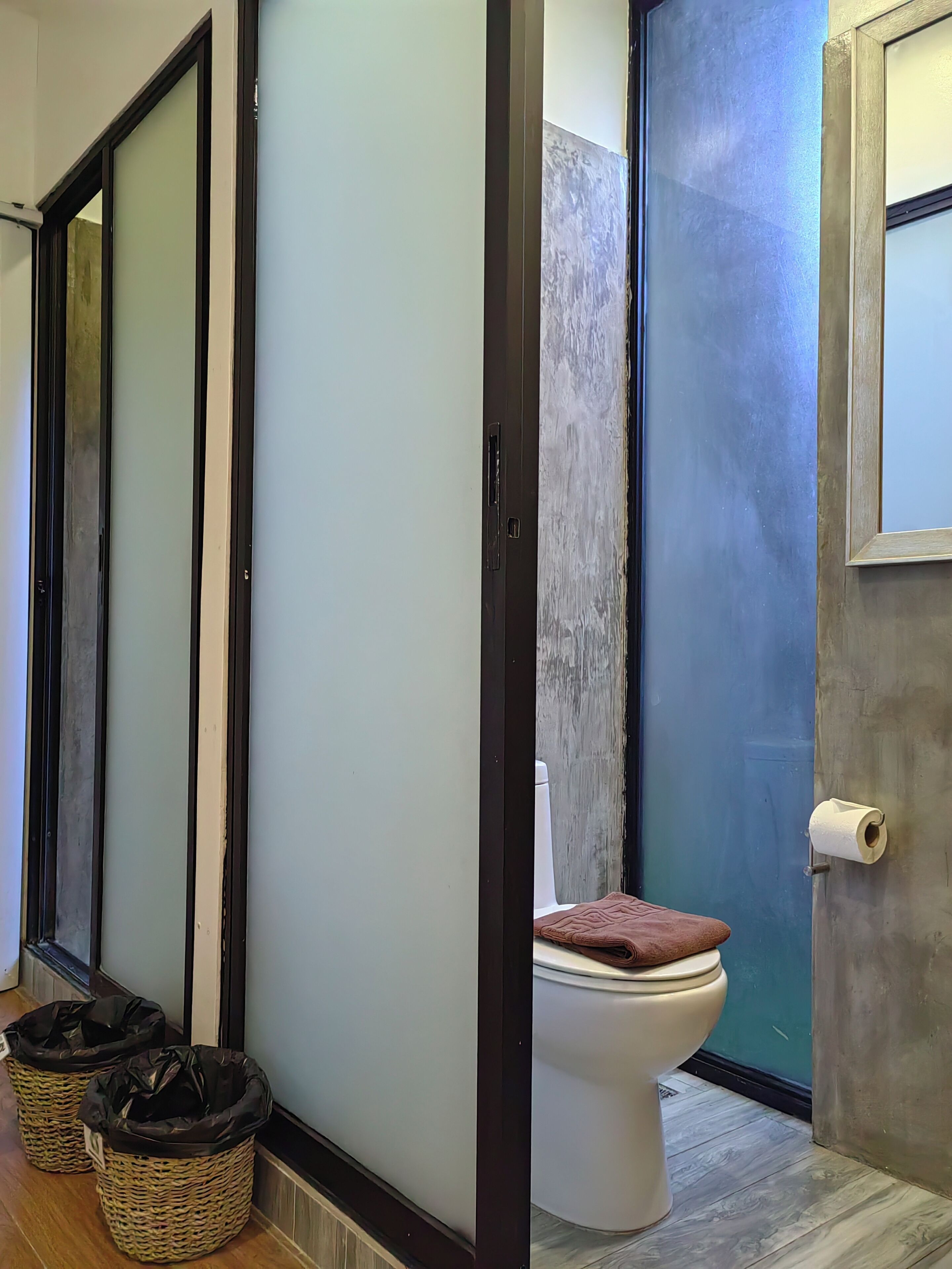 family room | bathroom | shower, free toiletries, slippers, bidet