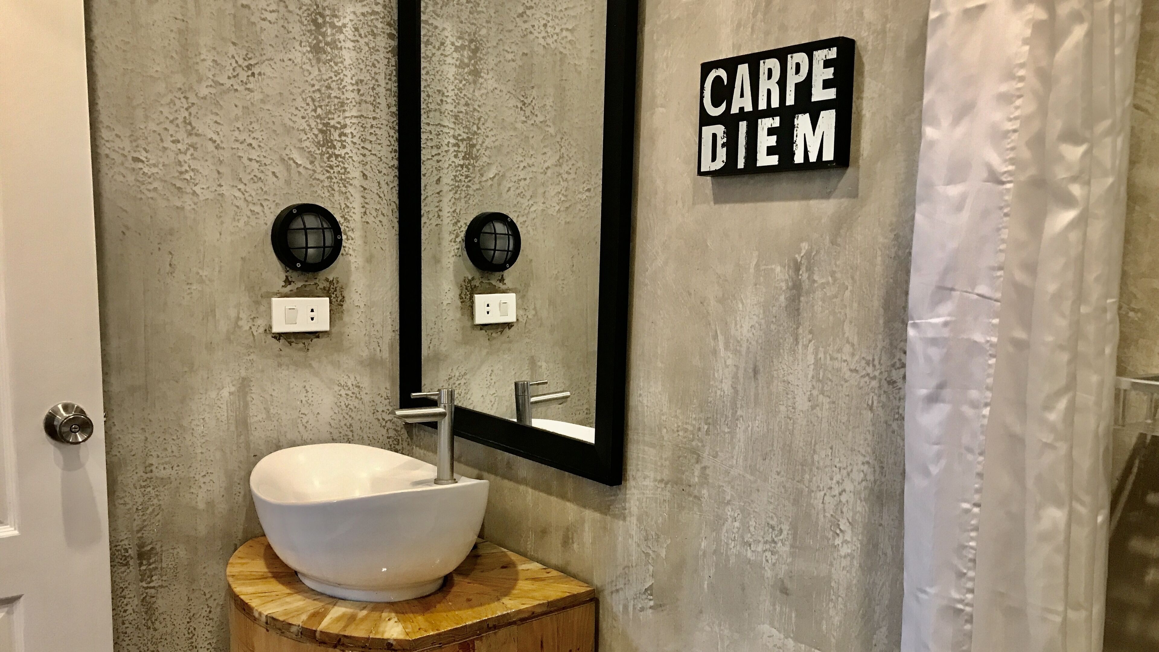 shower, free toiletries, slippers, bidet