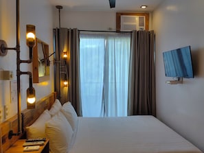 Standard Room | Desk, blackout drapes, free WiFi, bed sheets - Containers by Eco Hotels (Tagaytay)