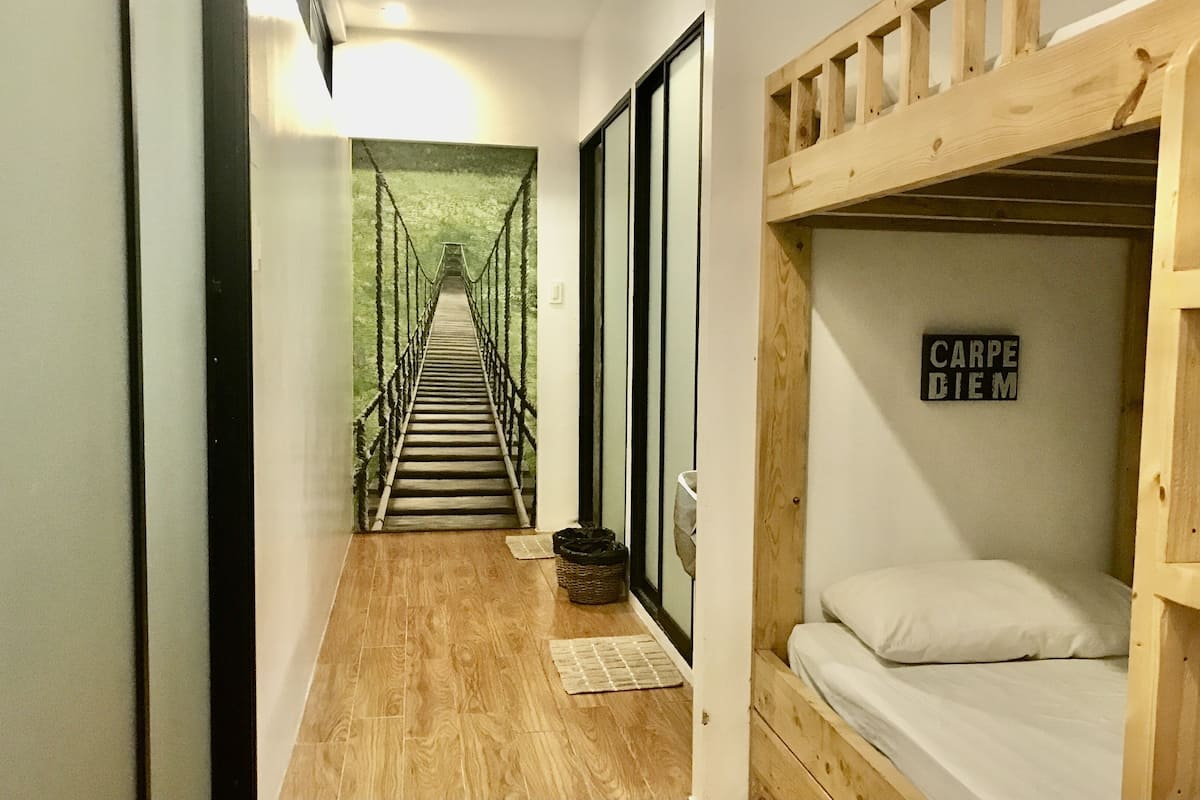 family room | 1 bedroom, desk, blackout curtains, free wifi