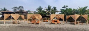 Front of property - SinQ Beach Morjim (Morjim)