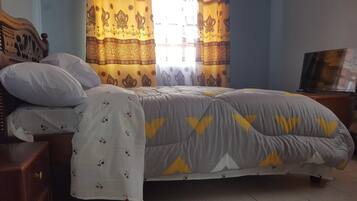 Executive Villa, 3 Bedrooms | 3 bedrooms, desk, iron/ironing board, cribs/infant beds