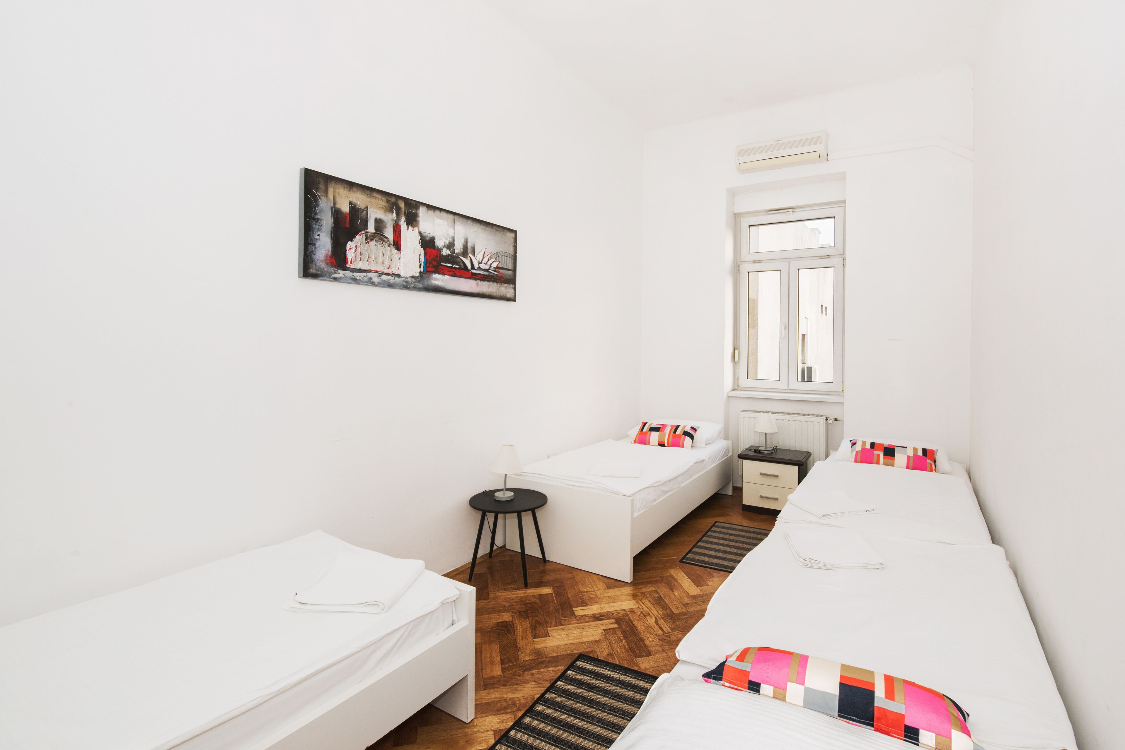 Apartment, 2 Schlafzimmer | Minibar, Schreibtisch, schallisolierte Zimmer, Bügeleisen/Bügelbrett