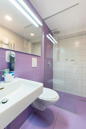 Chambre Confort avec lits jumeaux | Salle de bain