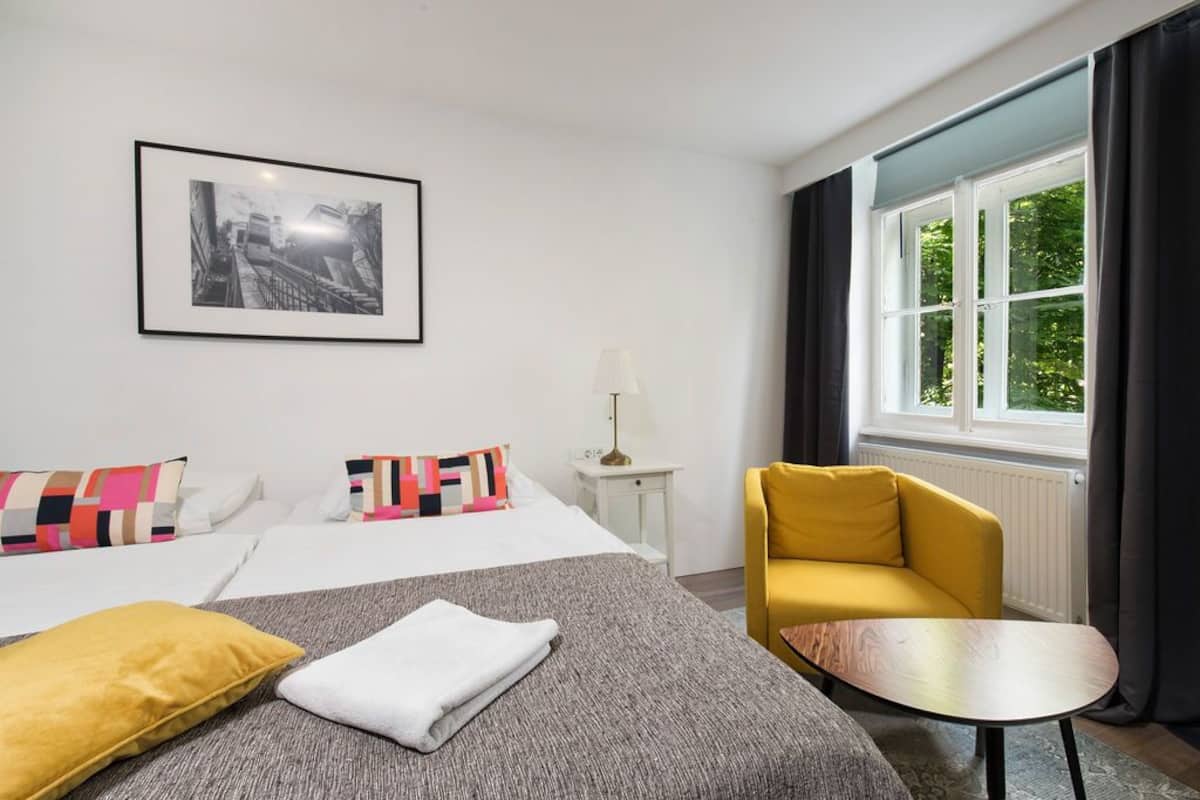 Superior-Doppel- oder -Zweibettzimmer