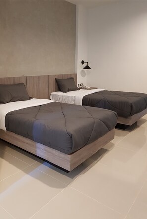 Superior Twin Room | Escrivaninha, cortinas blackout, Wi-Fi de cortesia