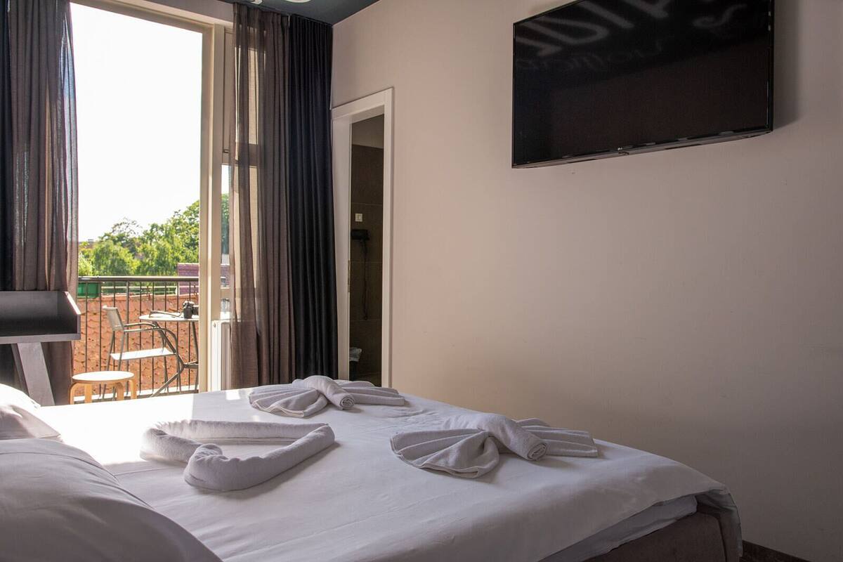 Deluxe-Doppelzimmer | Zimmersafe, Schreibtisch, schallisolierte Zimmer, kostenloses WLAN