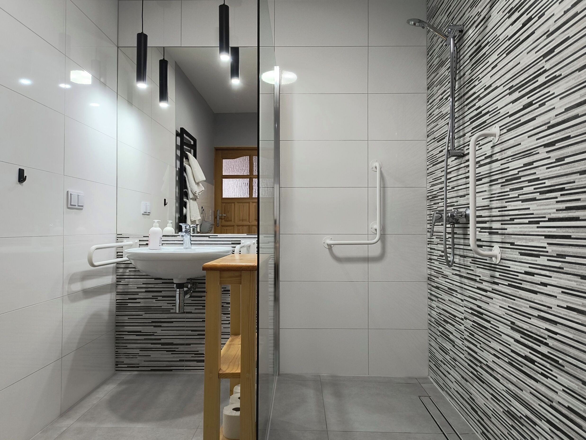 family apartment, 1 bedroom (5 os.) | accessible bathroom