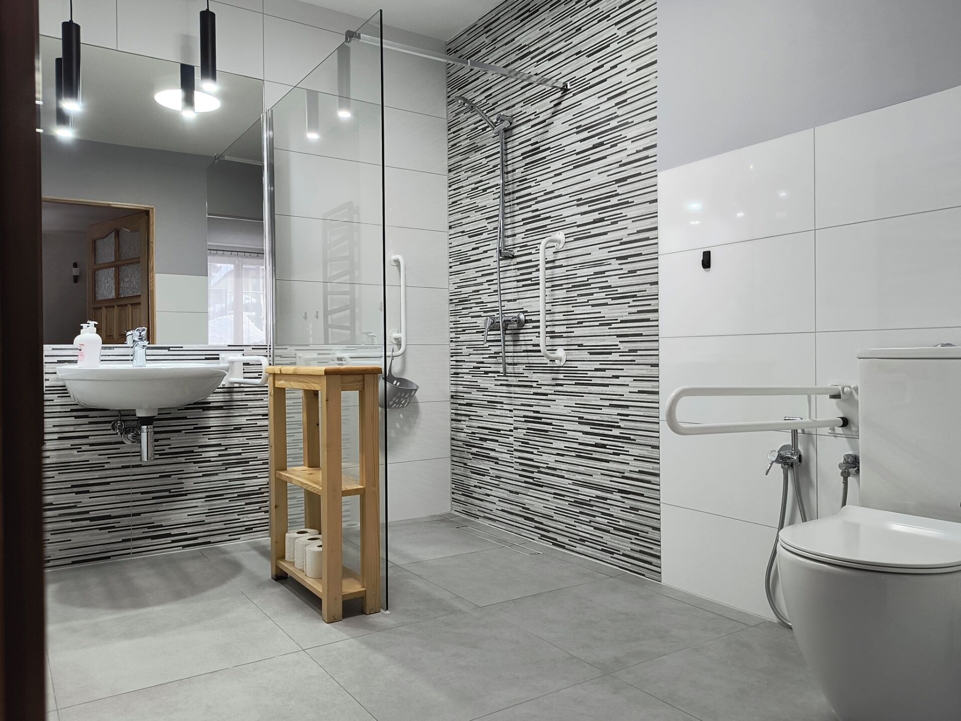 family apartment, 1 bedroom (5 os.) | bathroom | shower, hair dryer, towels, soap