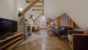 Apartment, 1 Bedroom, Fireplace (widok na góry) | Living area | Flat-screen TV
