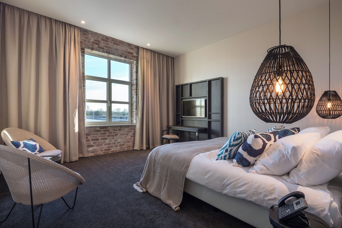 Basic Double Room | Hypo-allergenic bedding, in-room safe, desk, laptop workspace