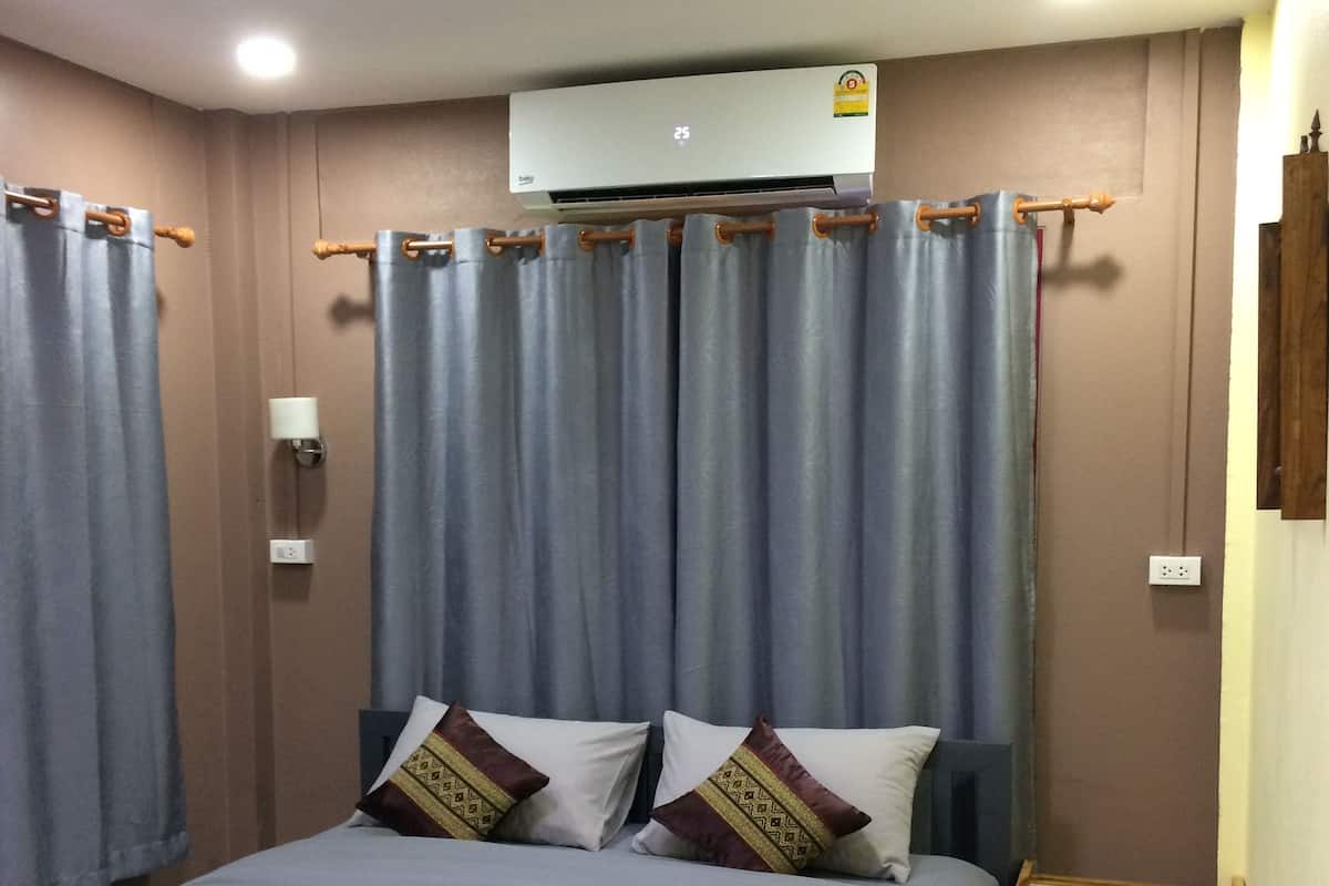Deluxe Double Room | Free WiFi, bed sheets
