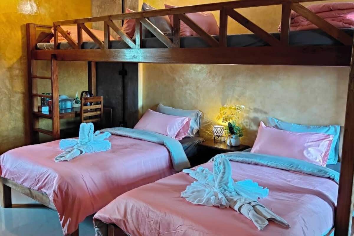 Comfort Room | Free WiFi, bed sheets
