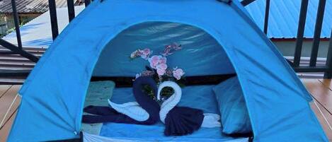 Tent | Free WiFi, bed sheets
