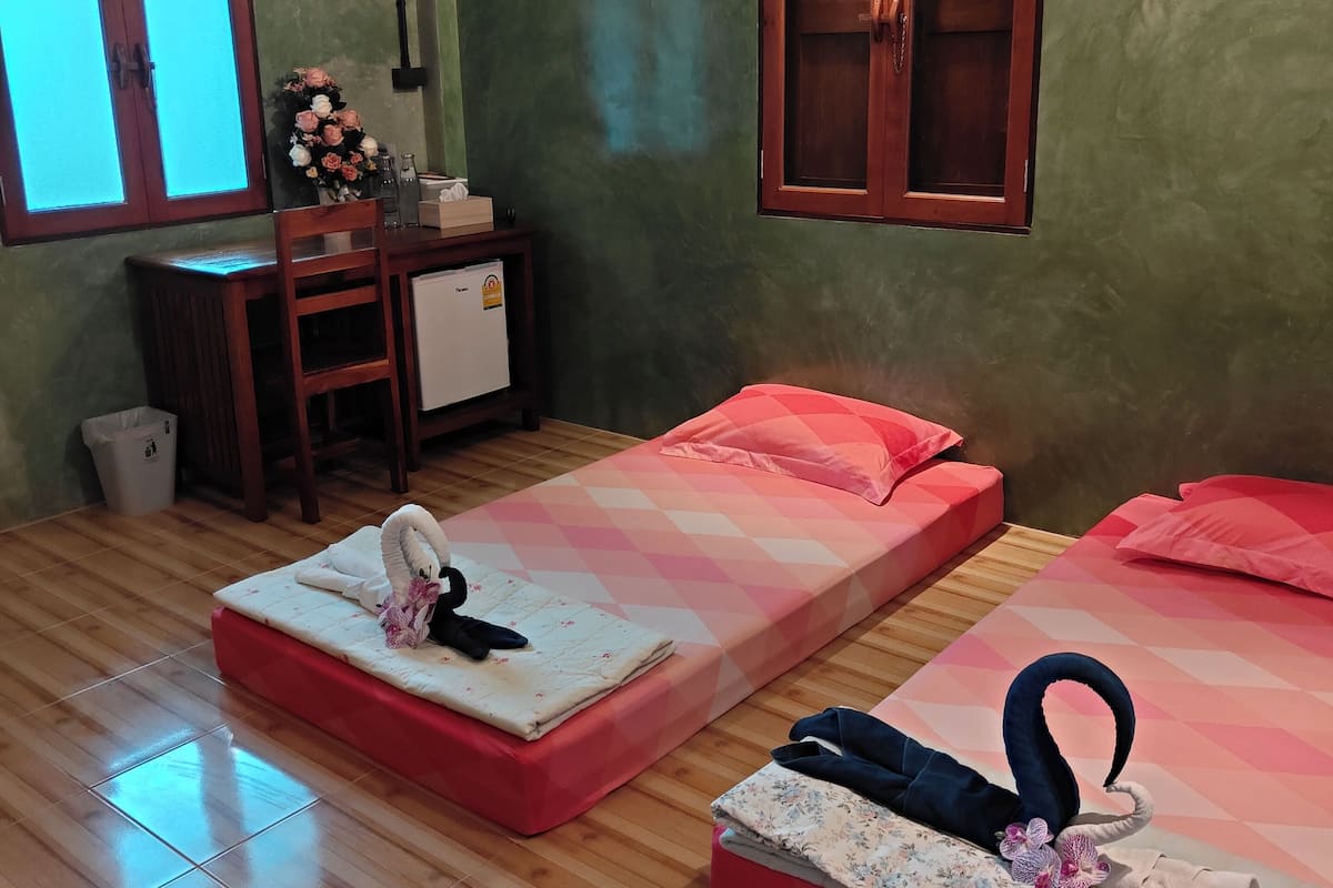 EASY | Free WiFi, bed sheets