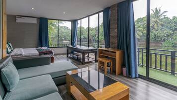 Studio Suite | Free WiFi