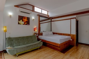 Family Room | Free WiFi
