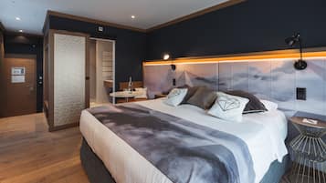 Premium bedding, in-room safe, soundproofing, free WiFi