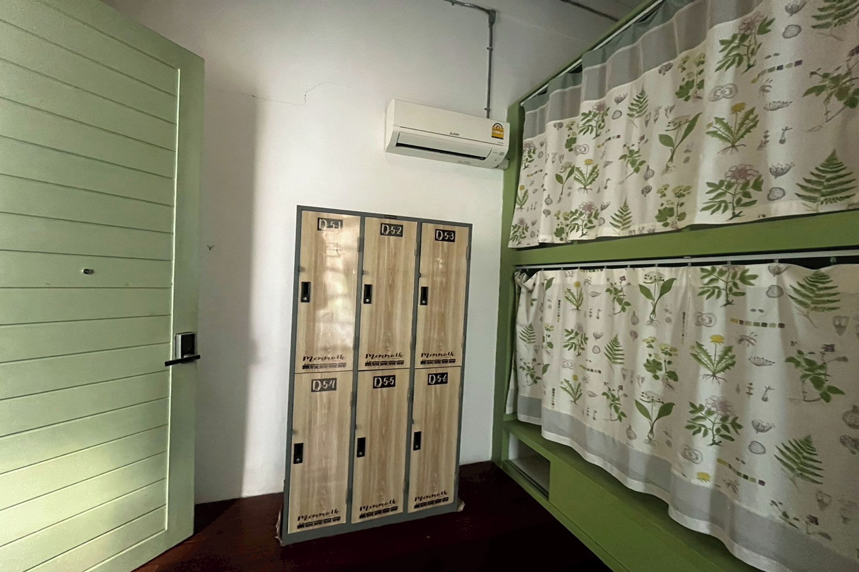 Shared Dormitory, Women only | Blackout drapes, soundproofing, iron/ironing board, free WiFi