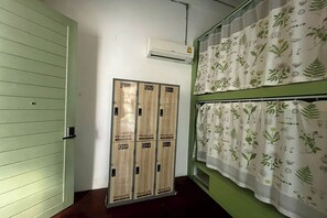 Shared Dormitory, Women only - Memmoth Cafe & Hostel in Lampang (Lampang)