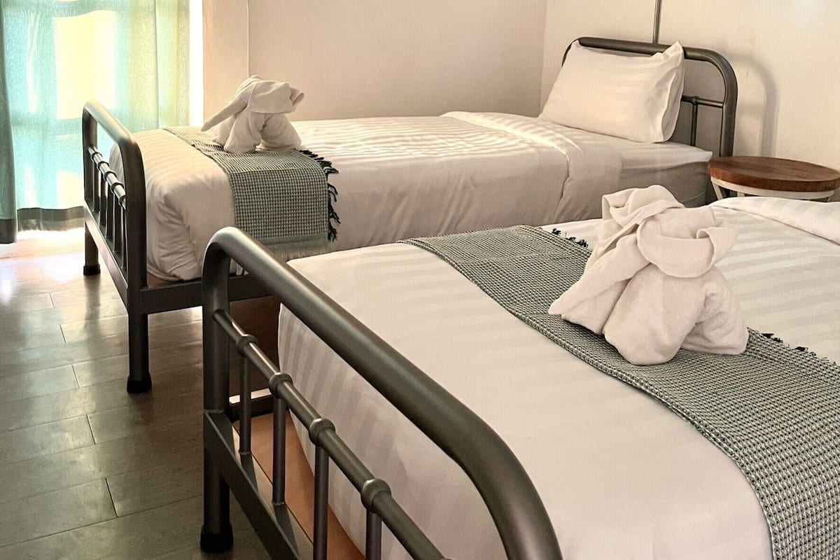 Single Room, 2 Twin Beds, Non Smoking, Private Bathroom | Blackout drapes, soundproofing, free WiFi