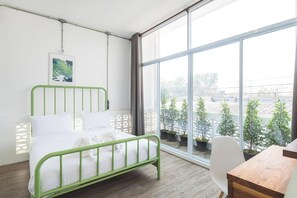 Double Room | Balcony - Memmoth Cafe & Hostel in Lampang (Lampang)