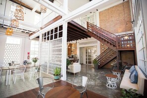 Lobby - Memmoth Cafe & Hostel in Lampang (Lampang)