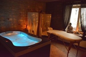 Bañera de hidromasaje interior