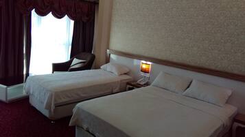 Ropa de cama de alta calidad y escritorio