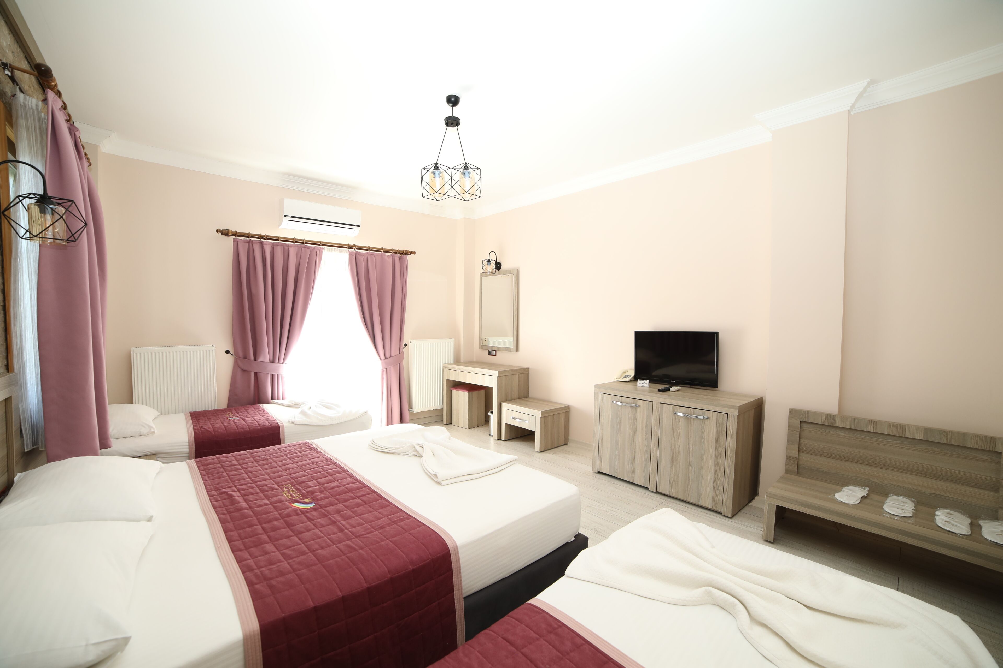 1 bedroom, in-room safe, desk, soundproofing